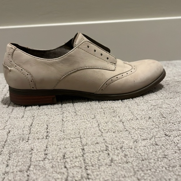 Dowry stylish Womens shoes, size 6 Women’s USA,tan brown color, moderately used - Picture 5 of 7